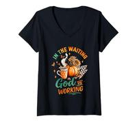 Femme Mug « in The Waiting God is Working Cozy Fall » T-Shirt avec Col en V