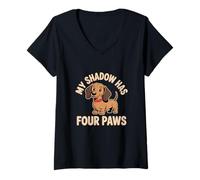 Femme My Shadow Has Four Paws Funny Dog Lover Meme My Shadow Paws T-Shirt avec Col en V