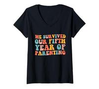 Femme Nous Avons survécu à Notre cinquième année de parentalité T-Shirt avec Col en V