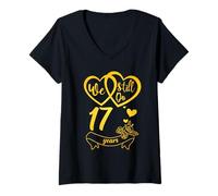 Femme Nous Faisons Encore 17 Ans de Couple drôle pour Le 17e Anniversaire de Mariage T-Shirt avec Col en V