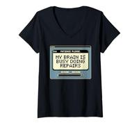 Femme Patience Please My Brain is Busy Doing Repairs Humour Jeu de Mots Amusant T-Shirt avec Col en V