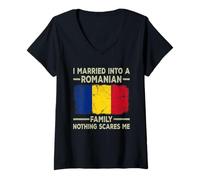 Femme Photo de Mariage Humoristique avec Inscription « I Married Into a Romanian Family » T-Shirt avec Col en V