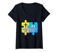 Femme Pièce de Puzzle Chasing After Jesus and Toddlers T-Shirt avec Col en V