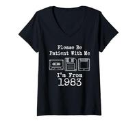 Femme Please Be Patient with Me I'm from 1983 Vintage Birthday T-Shirt avec Col en V