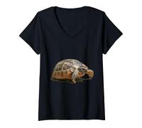 Femme Portrait d'une Jeune Tortue Sauvage isolée T-Shirt avec Col en V