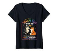 Femme Rainbow Safe Space Wolf Fox, allié LGBTQ du Mois de la Fierté T-Shirt avec Col en V
