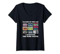 Femme Raised in The 80s. I Survived Hose Water. Funny Women Men T-Shirt avec Col en V