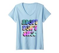 Femme Retro Adopt Don't Shop. Vintage Print Dog and Cat Adoption T-Shirt avec Col en V