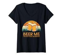 Femme Retro Beer Me Getting Married Funny Drinking Team Beer Lover T-Shirt avec Col en V