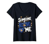 Femme Someone in Kosovo Love Me Heart Kosovo Map T-Shirt avec Col en V