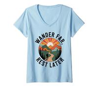 Femme Sunset Mountain Hike With Backpacker On Winding Forest Path T-Shirt avec Col en V