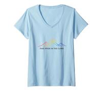 Femme Take Pride in The Climb Rainbow Mountain Randonnée T-Shirt avec Col en V