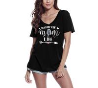 Femme Tee-Shirt Col V La Vie D'une Maman D'akita Inu Ça Déchire ! - Rockin' The Akita Inu Mom Life - T-Shirt Graphique Éco-Responsable Vintage Cadeau Nouveauté