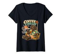 Femme Terre-Neuve Chillin Buvant du café glacé sur Une balançoire DIGOR T-Shirt avec Col en V