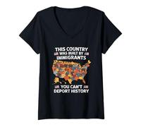 Femme This Country Was Built by Immigrants Make America Great T-Shirt avec Col en V