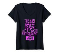 Femme This Girl Runs on Jesus & Photography Bible Religieux Camera T-Shirt avec Col en V