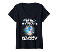 Femme This Girl Who Kinda Stole My Heart She Calls Me Daddy Dad T-Shirt avec Col en V