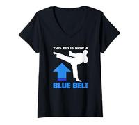 Femme This Kid is Now A Blue Belt Karaté Arts Martiaux Garçon T-Shirt avec Col en V