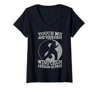 Femme Touch Me and Your First Wing Chun Leçon est Gratuite T-Shirt avec Col en V