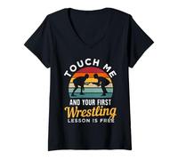 Femme Touch Me And Your First Wrestling Leesson Is Free Rétro T-Shirt avec Col en V