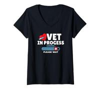 Femme Vétérinaire en cours Chargement Animal Doctor Future Veterinarian T-Shirt avec Col en V