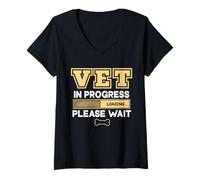 Femme Vétérinaire en cours Chargement Animal Doctor Future Veterinarian T-Shirt avec Col en V