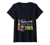 Femme Vieillir, C'est comme Un Bon vin Est 1965 Classic Fine Wine T-Shirt avec Col en V