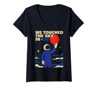 Femme We Touched The Sky in '69 Astronaute Moon Landing Retro Space T-Shirt avec Col en V