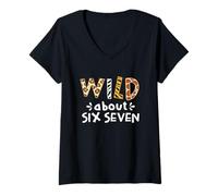 Femme Wild About Six Seven Funny 67 Meme Safari T-Shirt avec Col en V