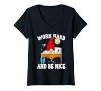 Femme Work Hard and Be Nice GNOME for Women Funny Office Humor T-Shirt avec Col en V