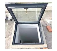 Fenêtre de toit de toit de 91,4 x 45,7 cm, trappe de grenier imperméable avec poignée verrouillable et grille d'aération en verre trempé double couche pour une lumière naturelle et une ventilation