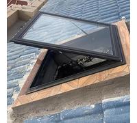 Fenêtre de toit en aluminium pour une meilleure ventilation et lumière naturelle, design facile à ouvrir avec poignées pour greniers, vérandas, sous-sols