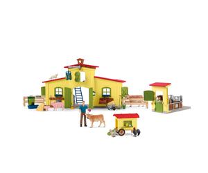 Ferme avec poulailler et box pour chevaux