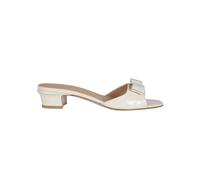 Ferragamo - New Vara Mules - Femme - Chaussures - Blanc - Taille: 37 1/2 EU