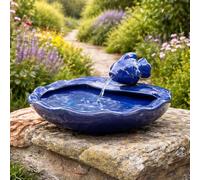 Festive Lights - Fontaine à eau en céramique solaire de 37 cm en forme de poisson avec finition bleue émaillée - Fontaine de jardin extérieure, indice de protection IP44, résistante aux intempéries