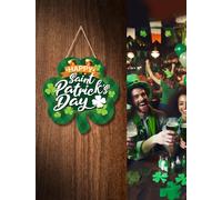 FIESTAS GUIRCA | Décoration Panneau Suspendu Saint-Patrick - Bois 28X28 cm | Forme Trèfle Festif | Message Imprimé | Motifs Bière et Argyle | Cordelette Incluse | Léger, 28X28 cm | Fête À Thème