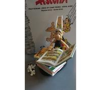 Asterix et Obélix statuette Astérix avec une pile d'albums 2nd édition BD 01289