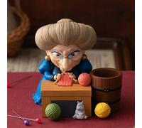 Figurine pot à crayon Le Voyage de Chihiro Yubaba tricote