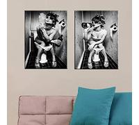 Fille assise dans une toile de toilette Affiches et impressions d'art en noir et blanc Femme fumant et buvant dans les toilettes Affiche photo 29,7x42cmX2pcs Sans cadre