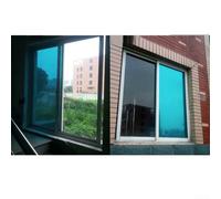 Film réfléchissant statique pour verre d'intimité avec isolation thermique solaire et prévention du vieillissement intérieur