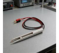 Fils de test pour ponts LCR numériques avec disposition à quatre fils et extrémités micro-pinces compatibles avec les luminaires à puce SMD