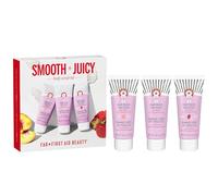 First Aid Beauty - Coffret Smooth and Juicy Scrub : 3 gommages corps KP format voyage qui exfolient pour révéler une peau visiblement plus lisse, plus saine et éclatante - lot de 3