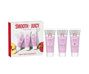 First Aid Beauty - Coffret Smooth and Juicy Scrub : 3 gommages corps KP format voyage qui exfolient pour révéler une peau visiblement plus lisse, plus saine et éclatante - lot de 3