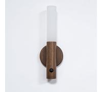 FIRST4MAGNETS MagLight Applique murale magnétique à capteur PIR en bois sans fil rechargeable par USB pour chambre à coucher, bureau, bureau, salon, couloir - Noyer, Noix