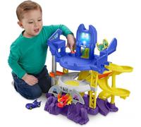 Fisher-Price DC Batwheels - Batcaverne Lancia et Sflèche, Jeu de Piste inspiré de la Batcaverne avec 3 Plans de Jeu, lumières et Sons, Comprend 2 Voitures, Jouet pour Enfants, 3+ Ans, HYR74