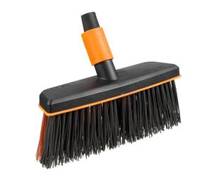 Fiskars Balai d'extérieur, Tête d'outil QuikFit, Largeur: 26 cm, Poils en polypropylène, Noir/Orange, QuikFit, 1001417