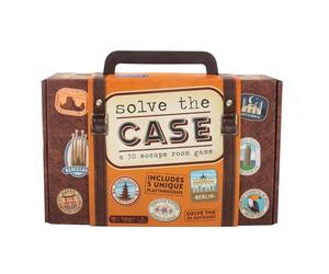 Fizz Creations Solve The Case Escape Room Game. L'expérience ultime de l'évasion emballée dans une valise portable. Comprend 5 jeux uniques. 1 joueur et plus. À partir de 12 ans. 1 heure de lecture.