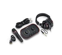 Focusrite Vocaster One Studio - interface d'enregistrement pour les créateurs(trices) de podcasts en solo, avec microphone Vocaster DM1 de haute qualité et casque HP60v. Noir