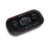 Focusrite Vocaster Two - interface d'enregistrement pour les créateurs(trices) de podcasts en solo. Podcastez facilement avec le gain automatique et les fonctions Enhance et Mute.