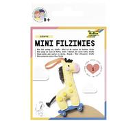 folia 52904 Kit de Couture en Feutre pour Enfants Mini Ligne de Feutre, Pendentif Girafe, 13 pièces - Kit de Couture en Feutre pour la Fabrication d'un Pendentif Cousu soi-même